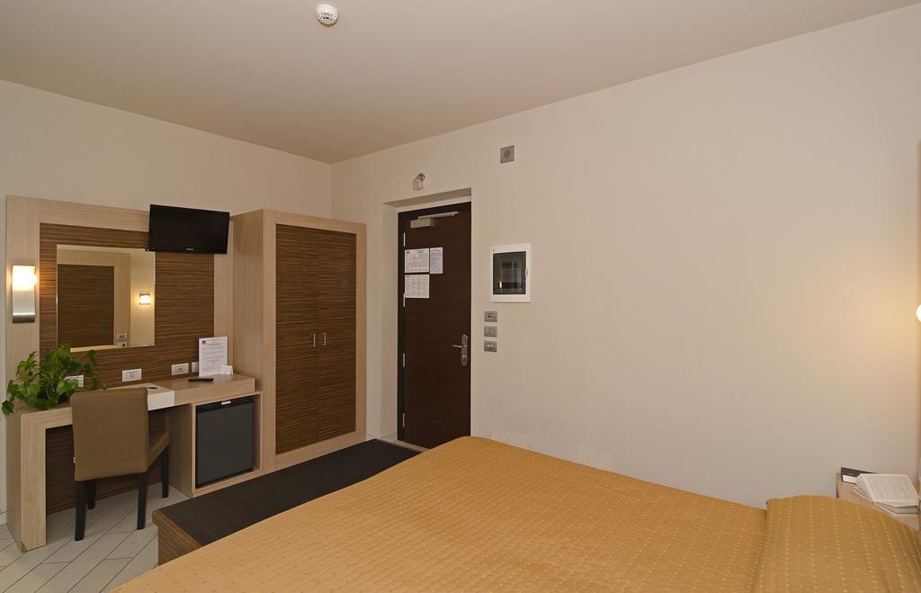 Hotel Eden Viareggio Kültér fotó
